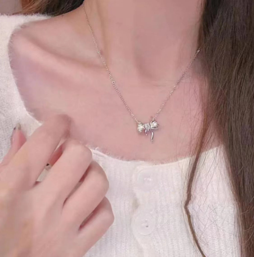 Love bow elegant luxury clavicle necklace